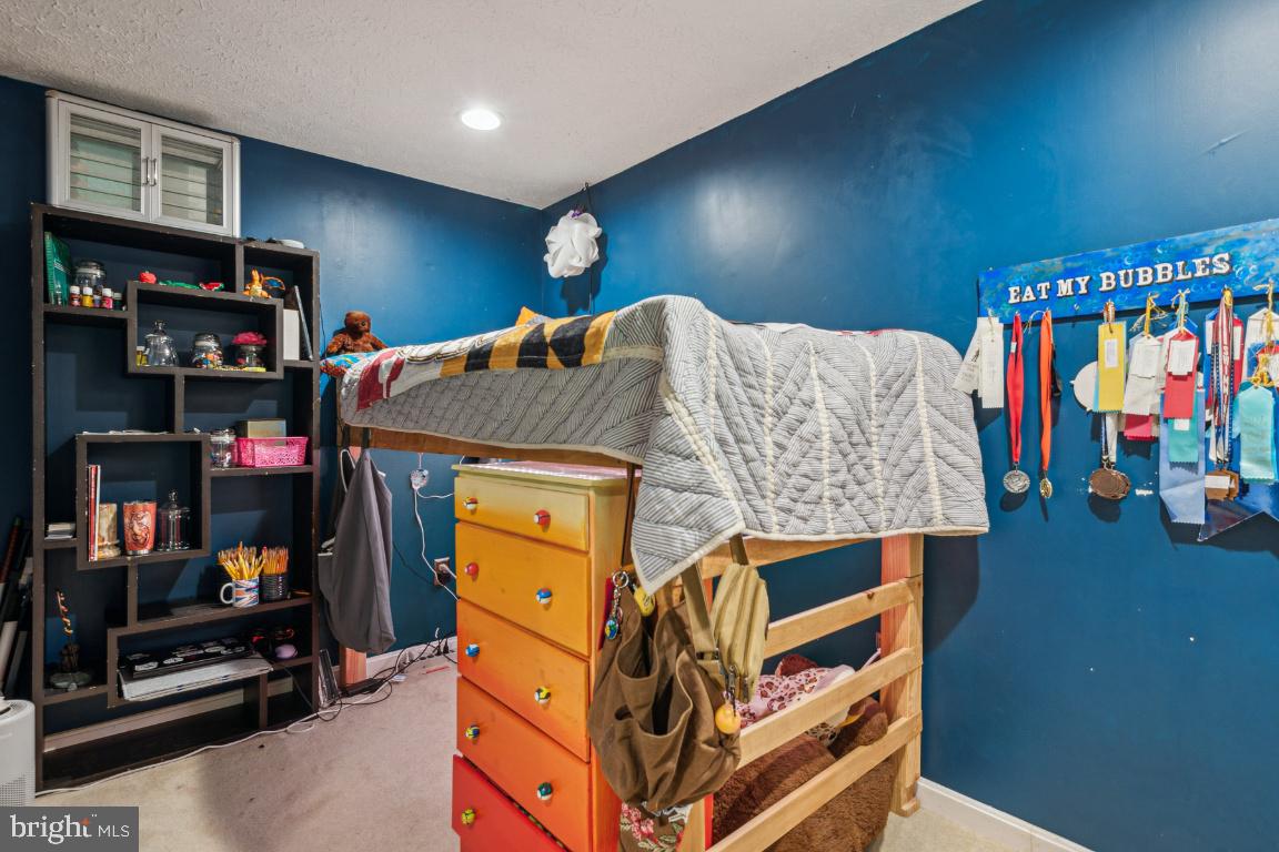 2550 WINDY OAK COURT