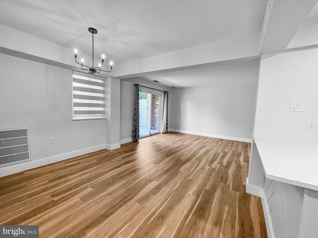 203-C Victor Pkwy #203c
