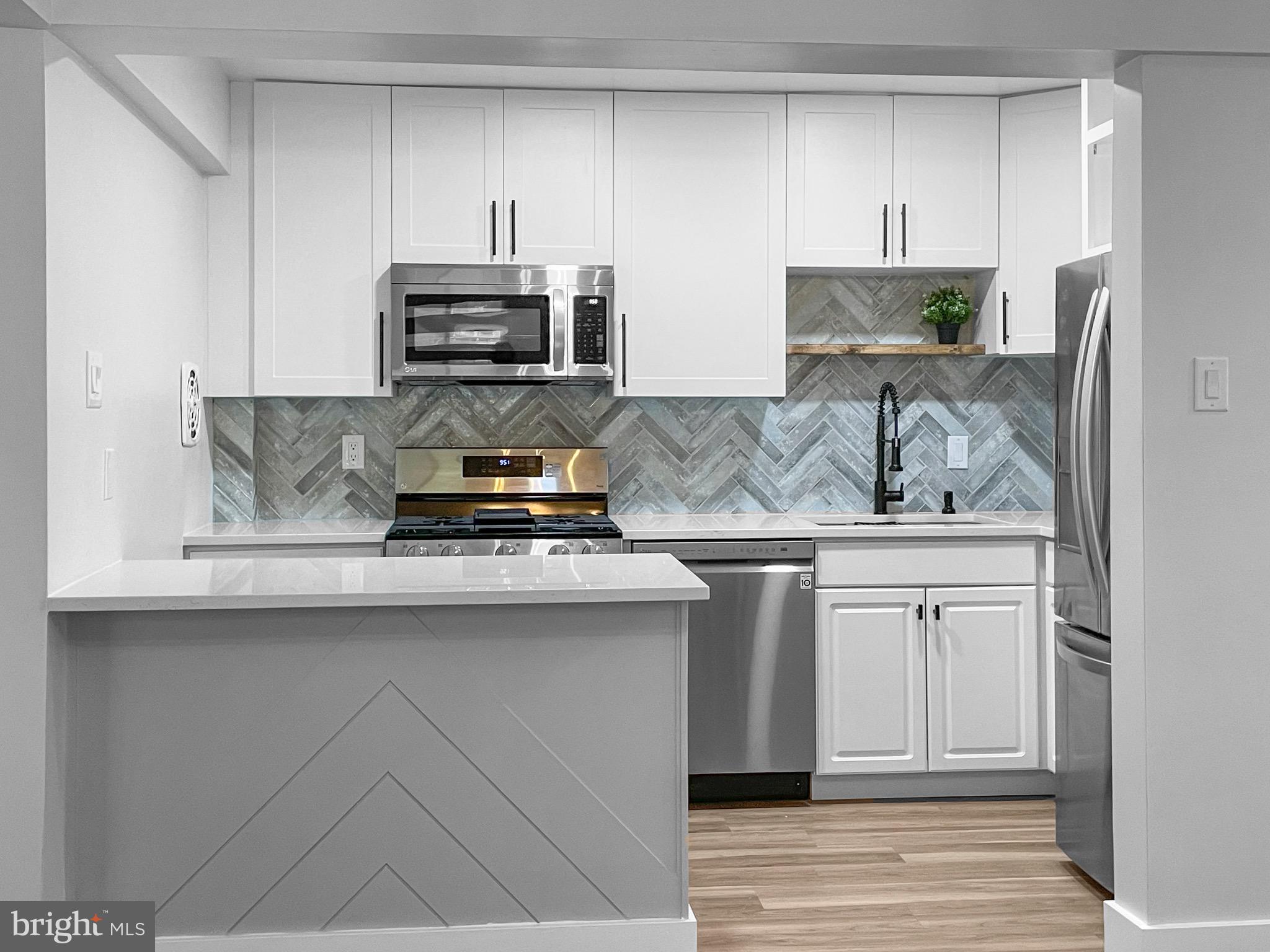 203-C Victor Pkwy #203c