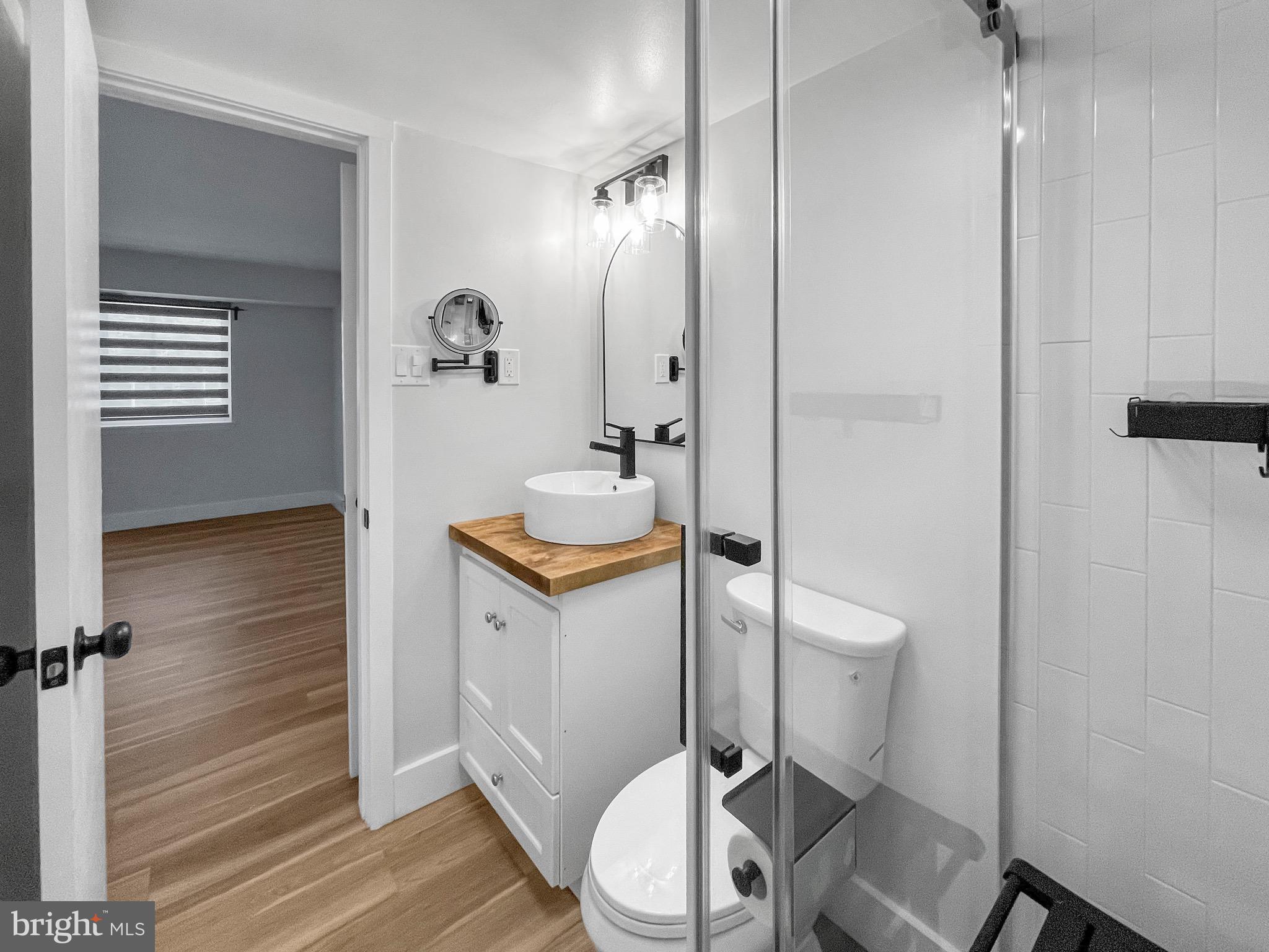 203-C Victor Pkwy #203c