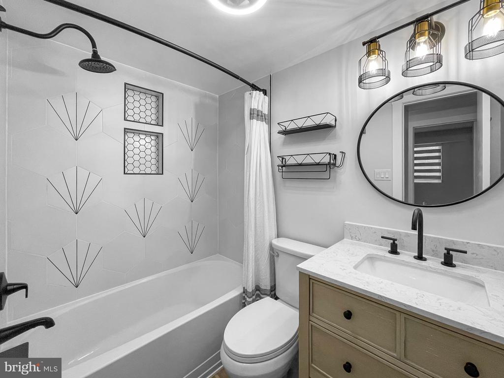 203-C Victor Pkwy #203c