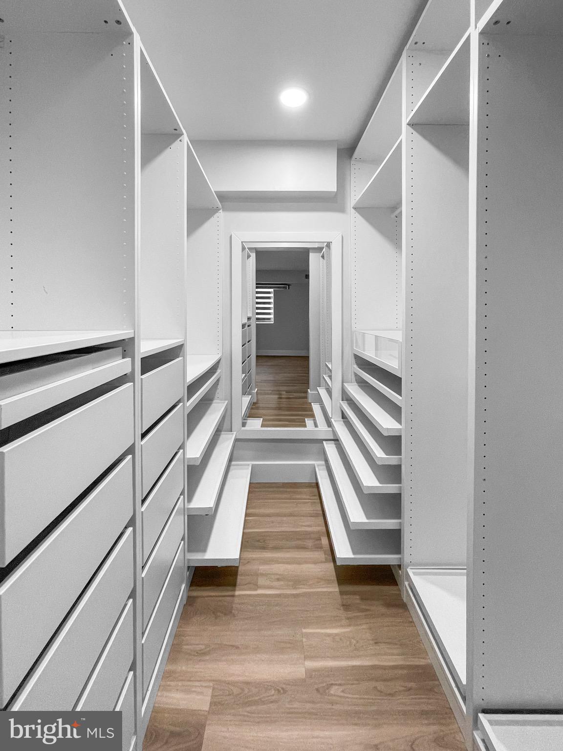 203-C Victor Pkwy #203c