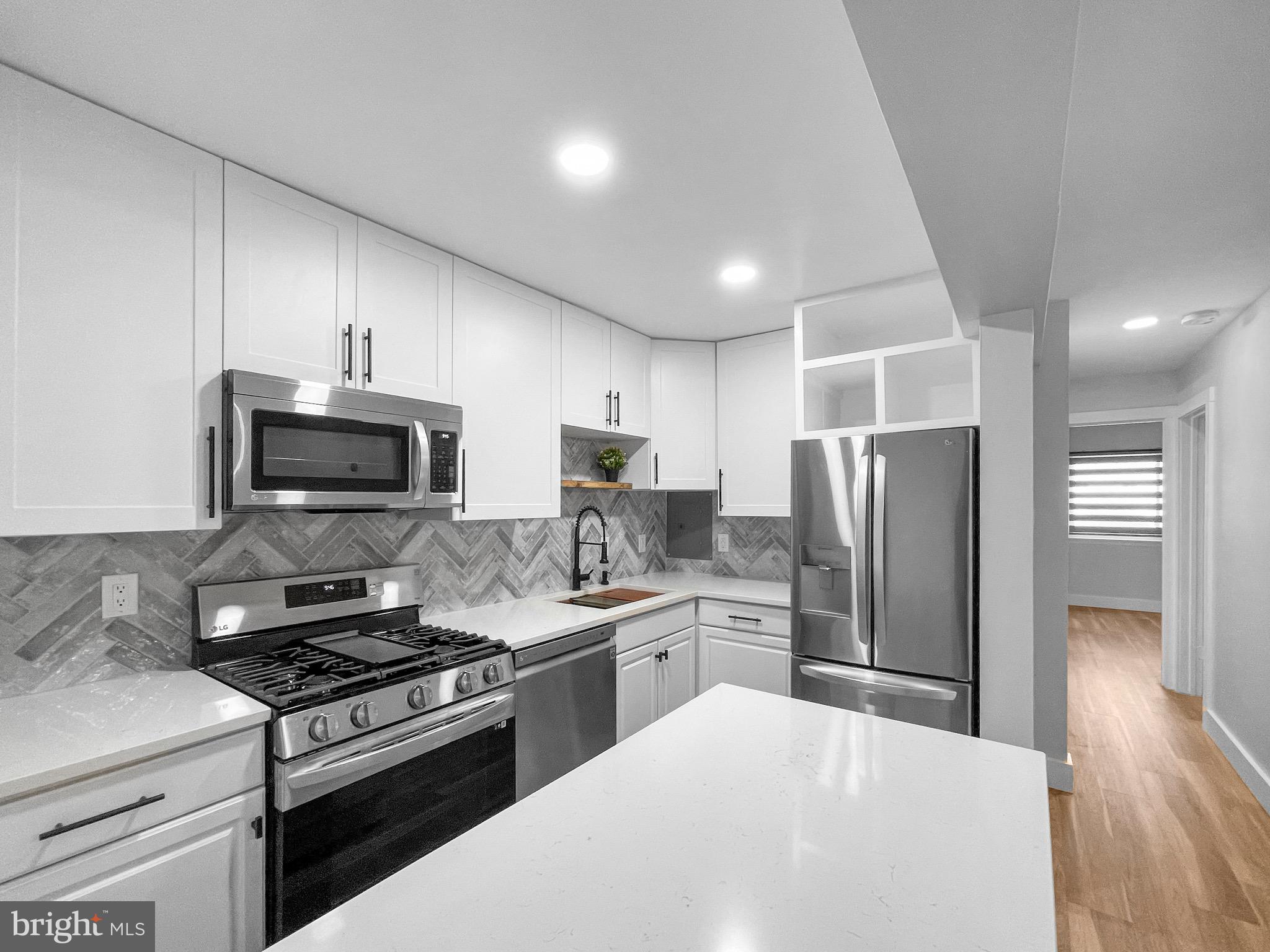 203-C Victor Pkwy #203c