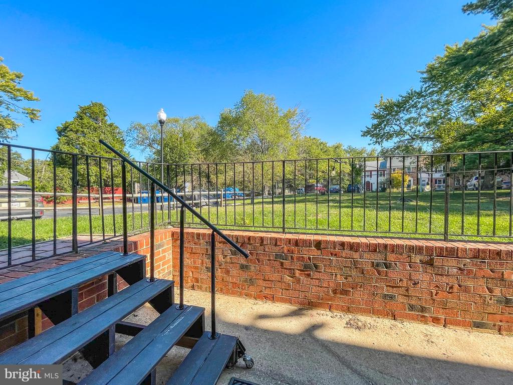 203-C Victor Pkwy #203c