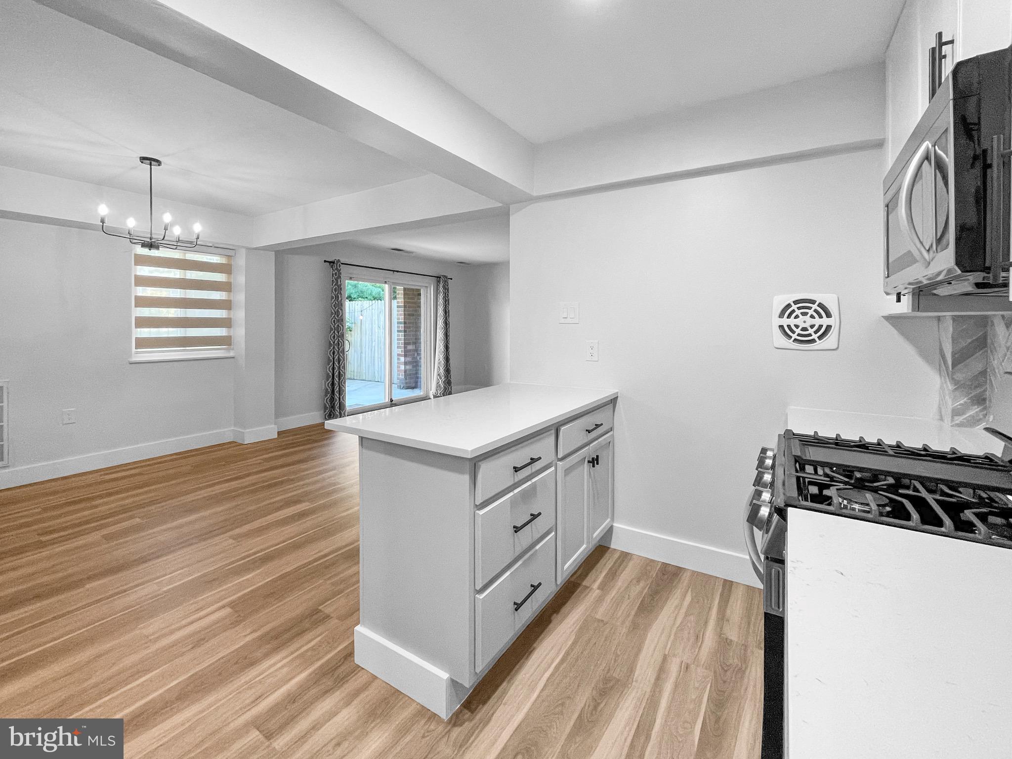 203-C Victor Pkwy #203c