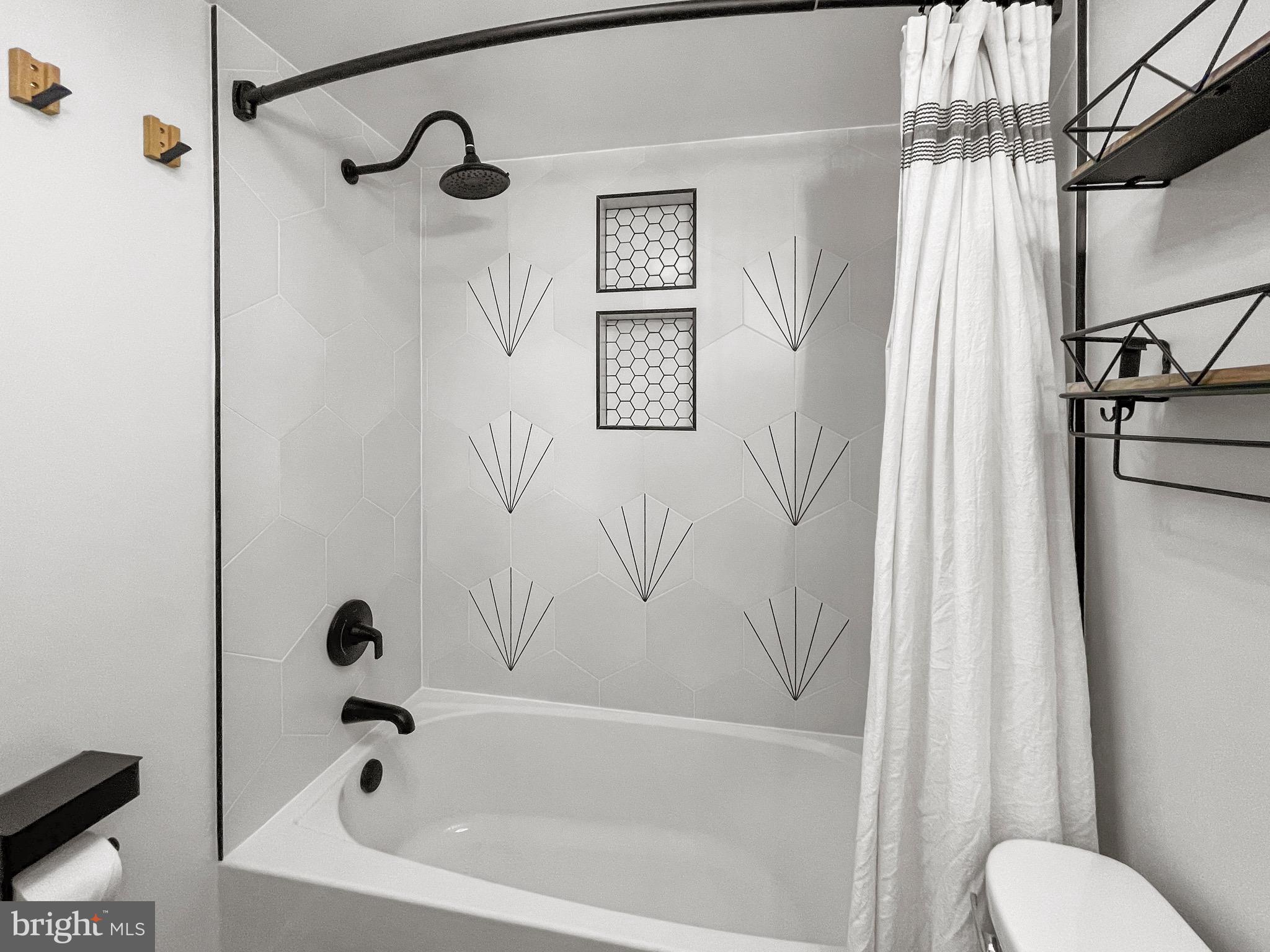 203-C Victor Pkwy #203c