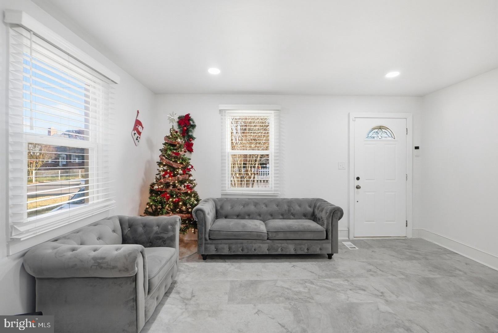 310 TOWNSEND AVENUE
