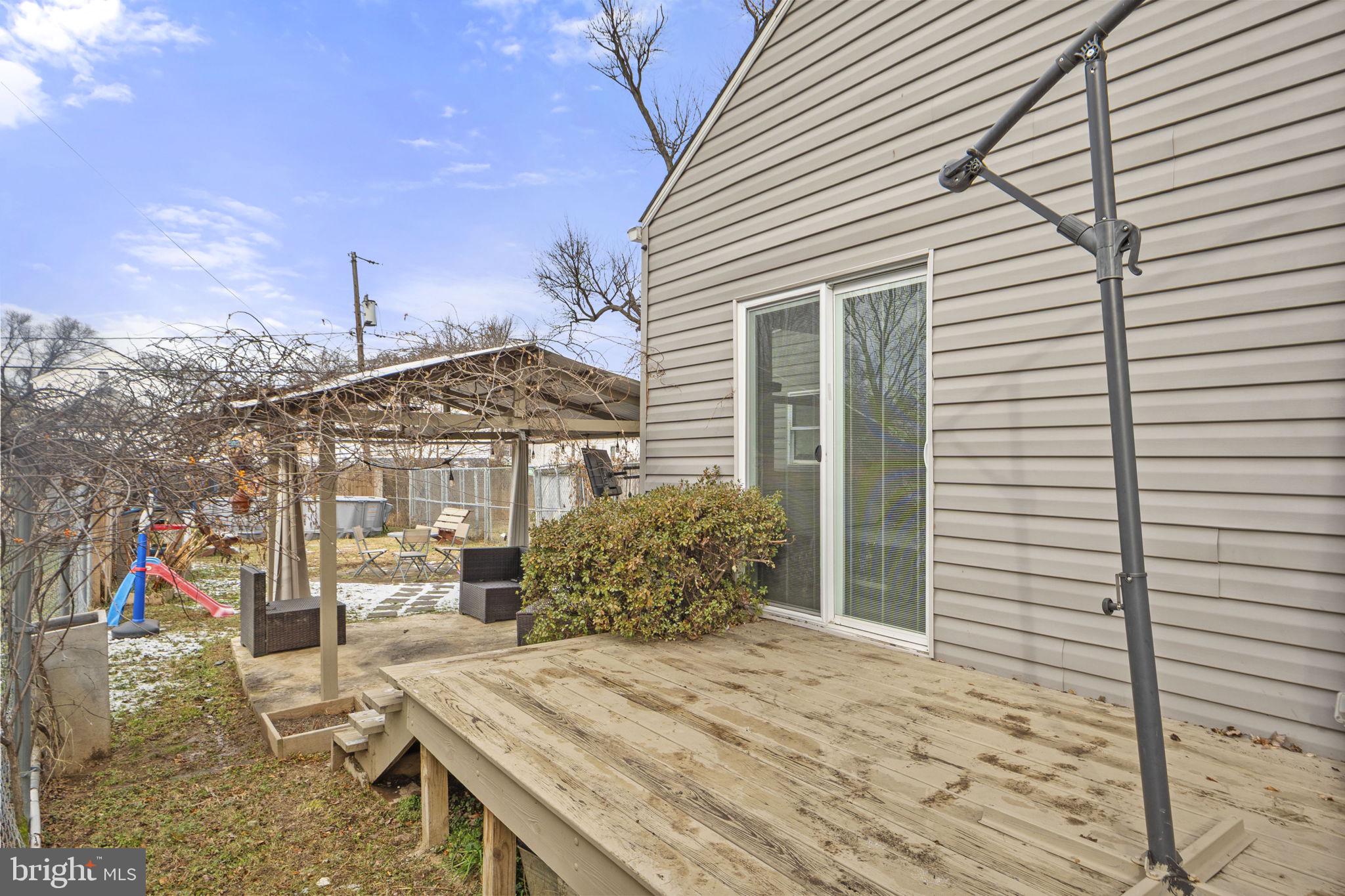 310 TOWNSEND AVENUE