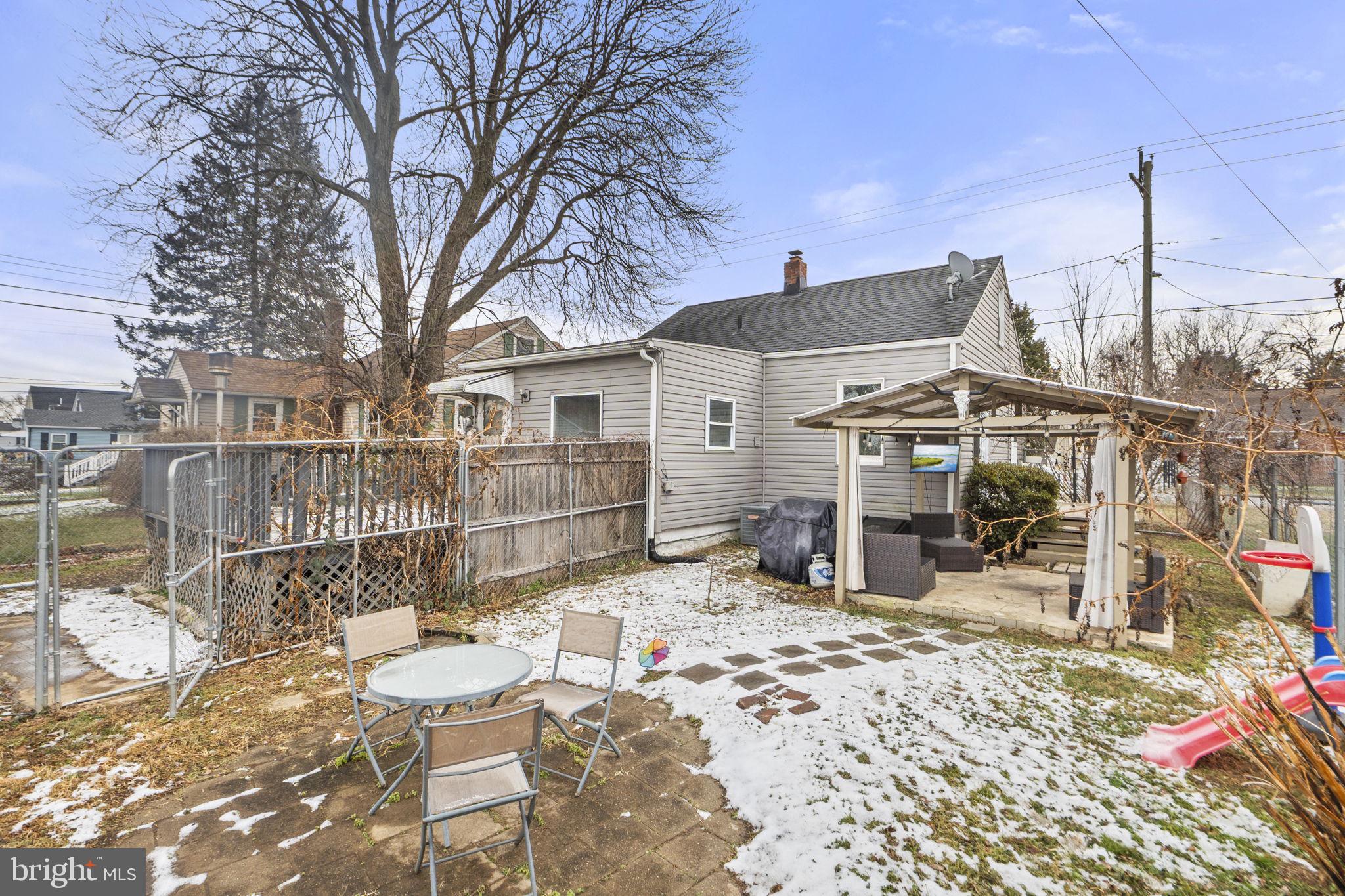 310 TOWNSEND AVENUE