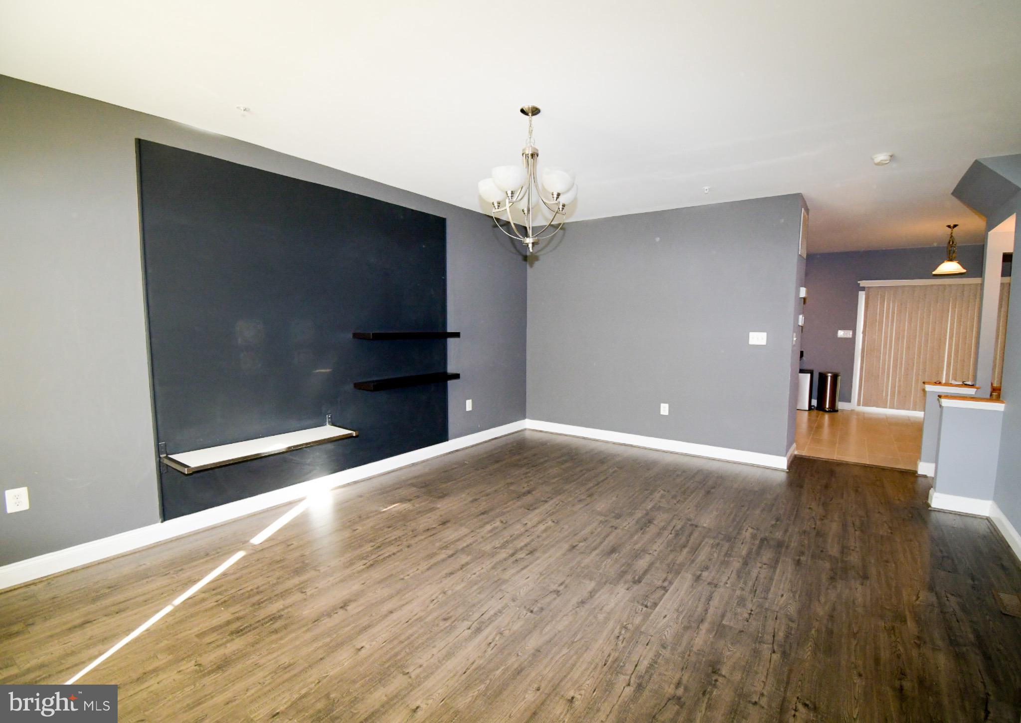 4310 VINTAGE IVY LN