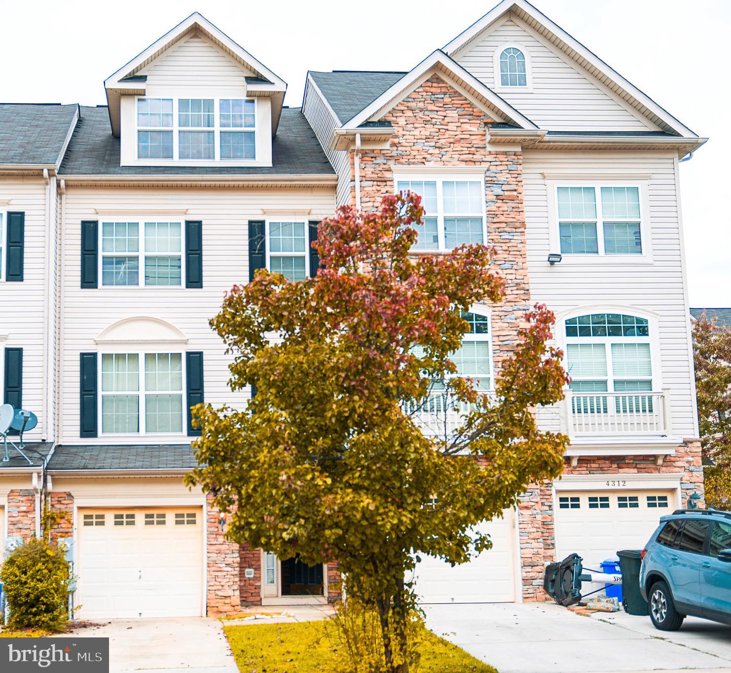 4310 VINTAGE IVY LN