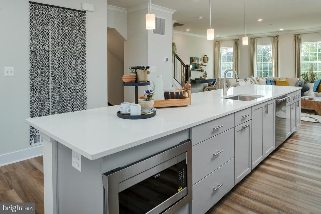 320 BIRDIE COURT