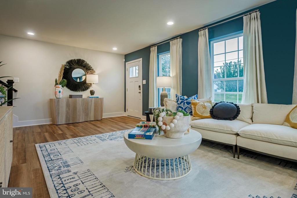 320 BIRDIE COURT