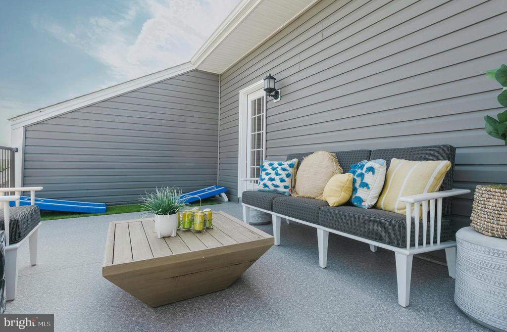 320 BIRDIE COURT