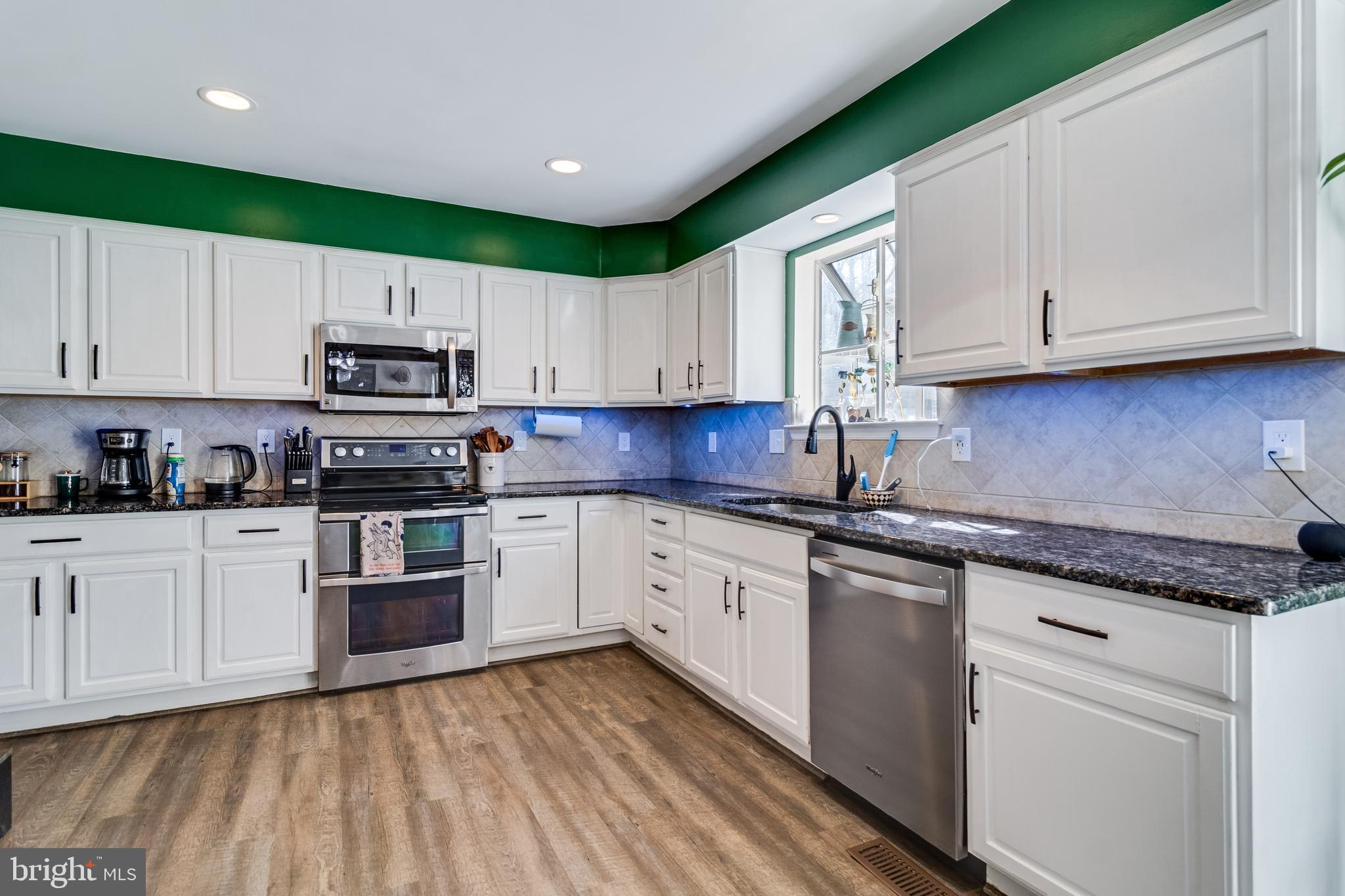 1030 KINGS CREEK DRIVE