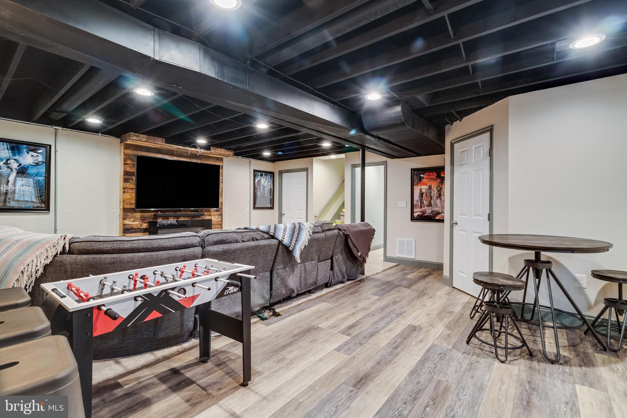 1030 KINGS CREEK DRIVE