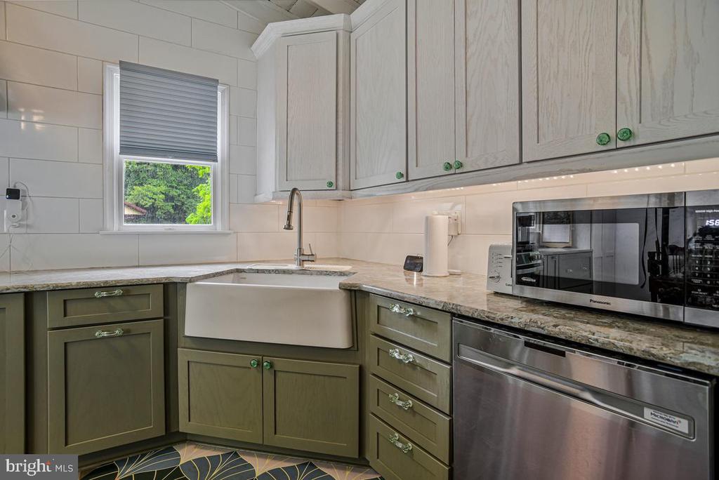 2551 REDBUD LANE