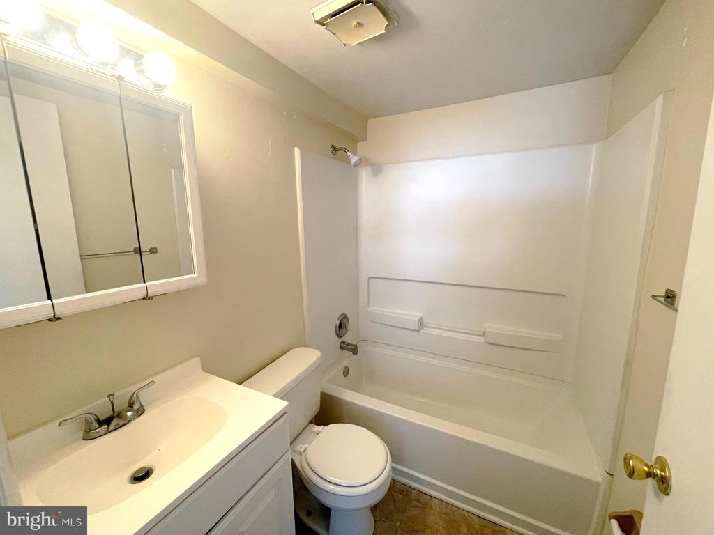 292 DRESSER AVENUE