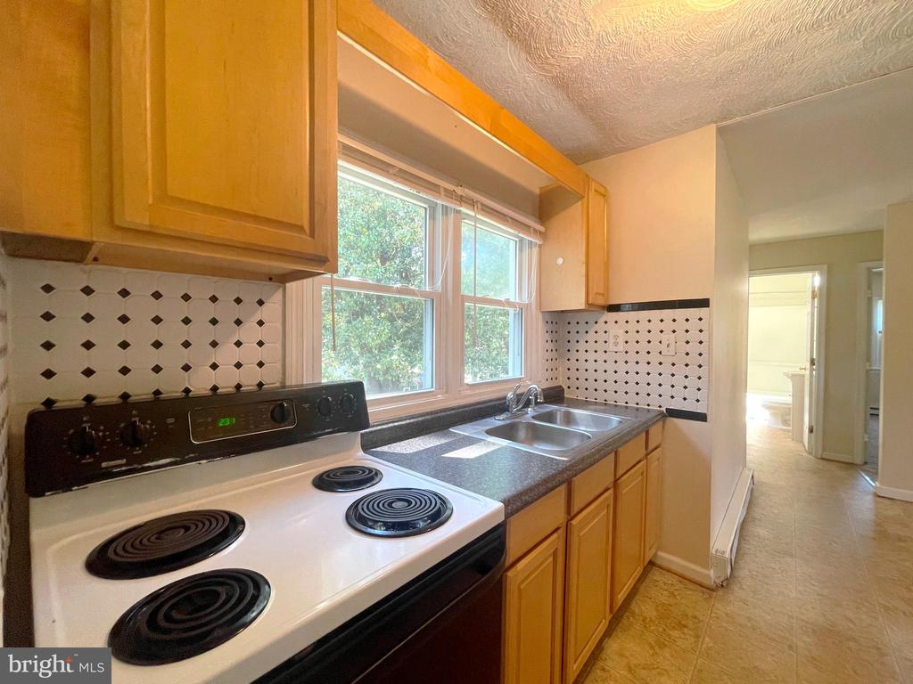 292 DRESSER AVENUE
