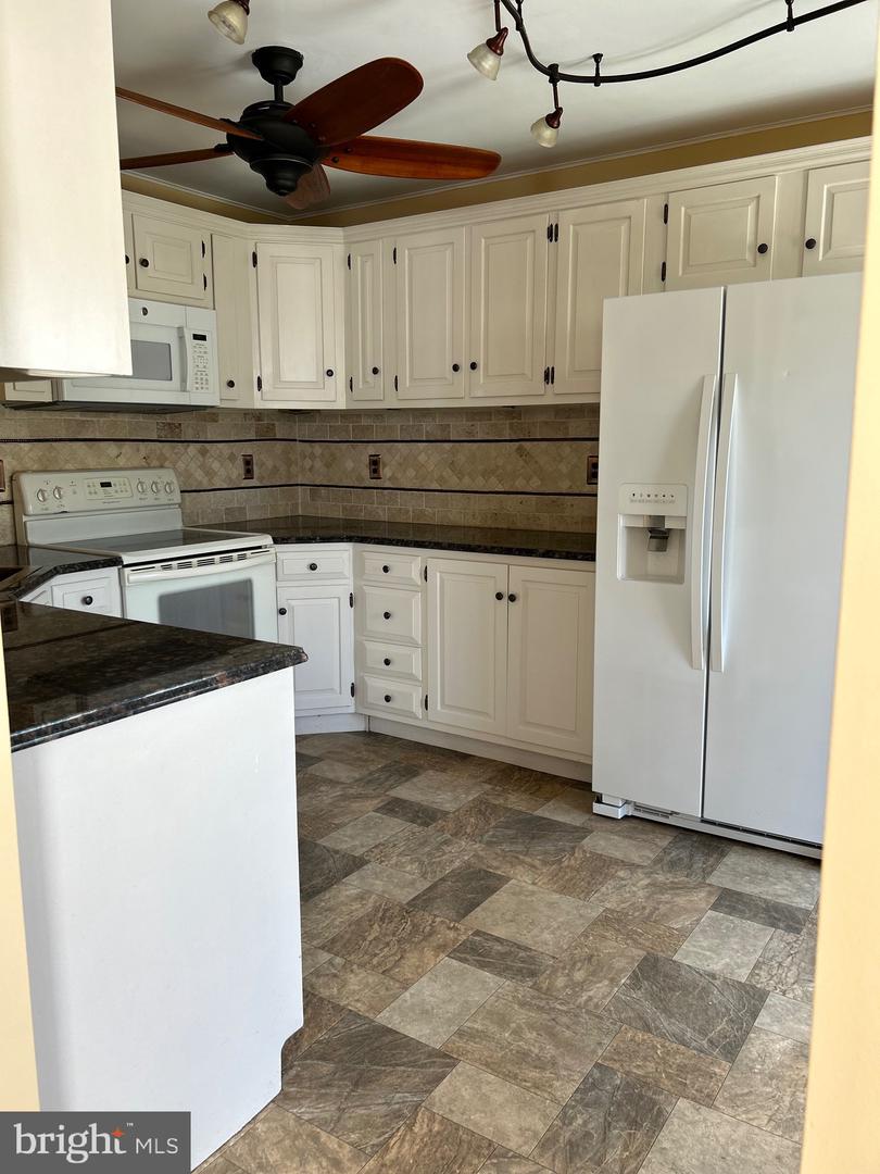 11307-B Golden Eagle Pl