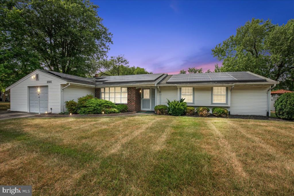 2701 PINEWOOD DRIVE