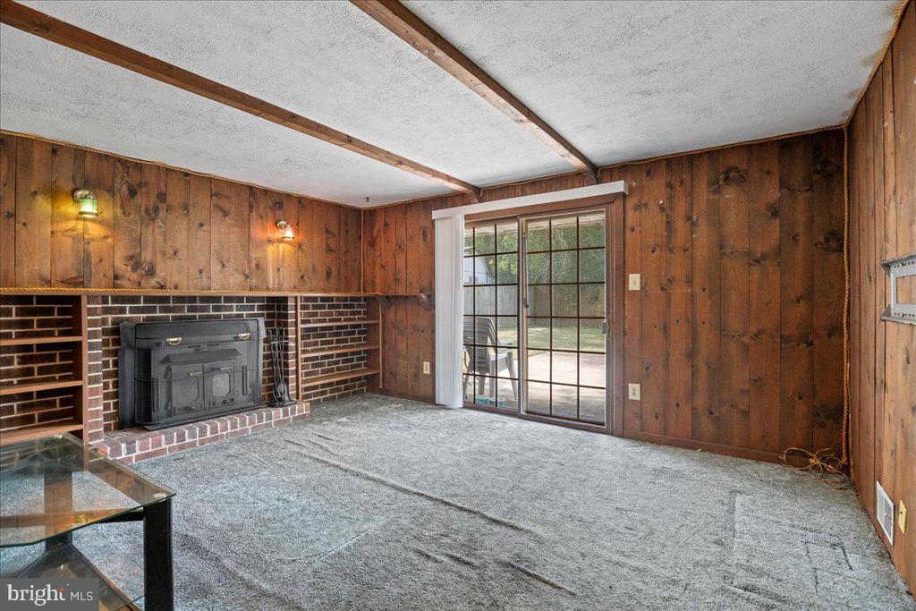 2701 PINEWOOD DRIVE