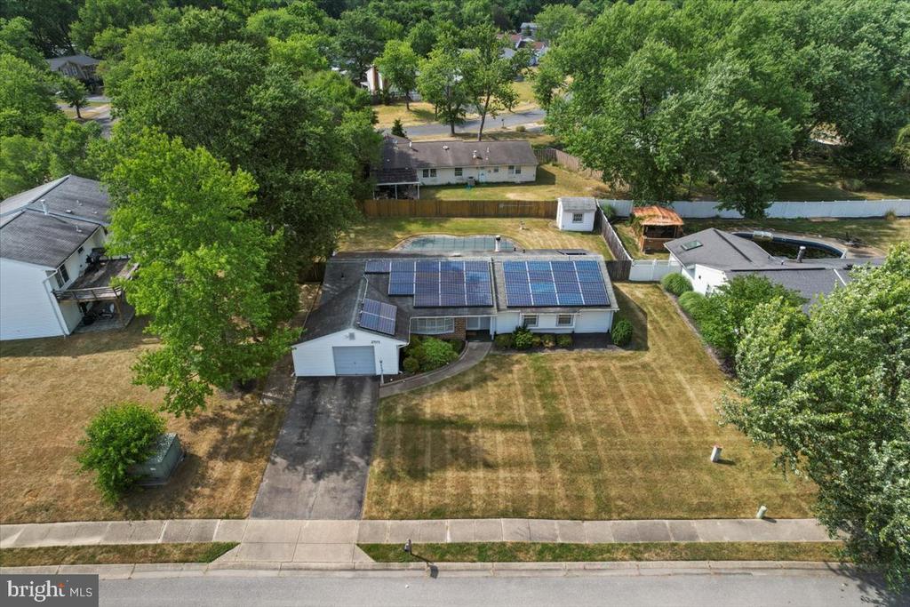 2701 PINEWOOD DRIVE