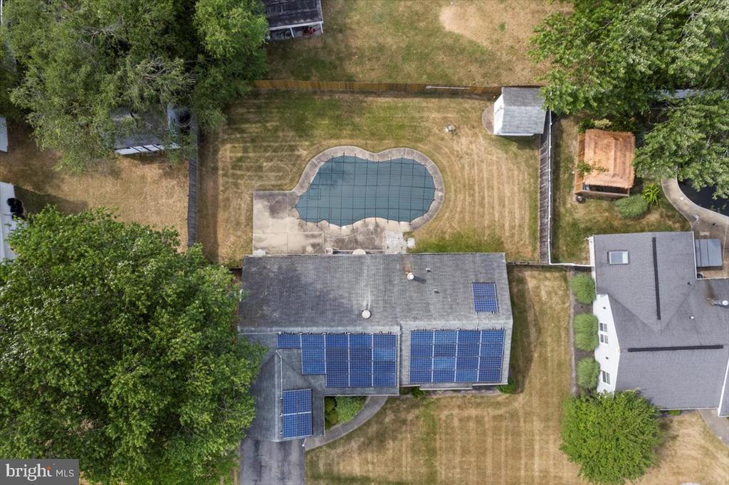 2701 PINEWOOD DRIVE
