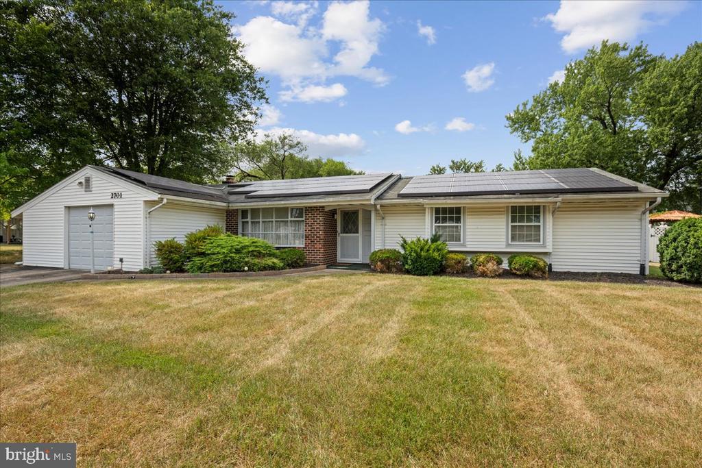 2701 PINEWOOD DRIVE
