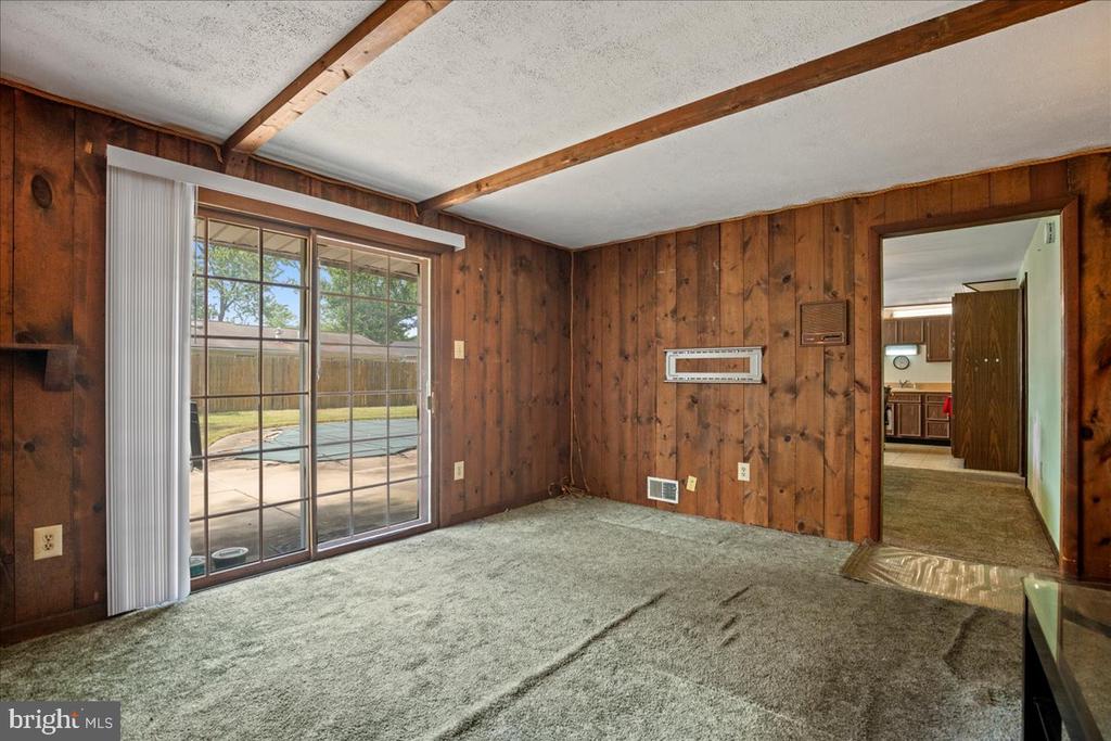 2701 PINEWOOD DRIVE
