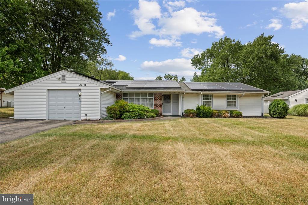 2701 PINEWOOD DRIVE