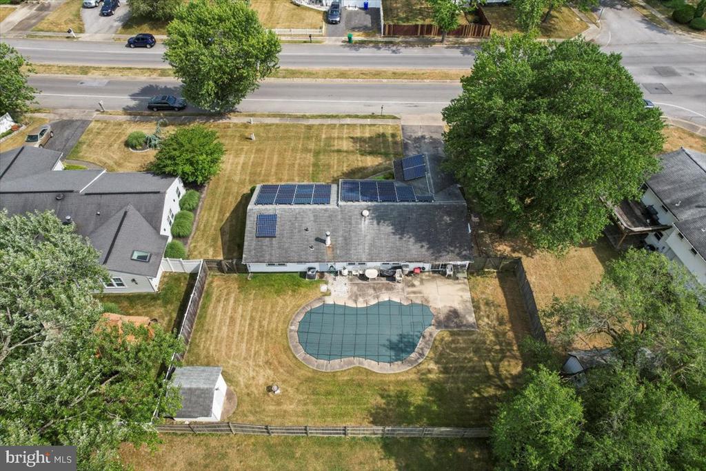 2701 PINEWOOD DRIVE