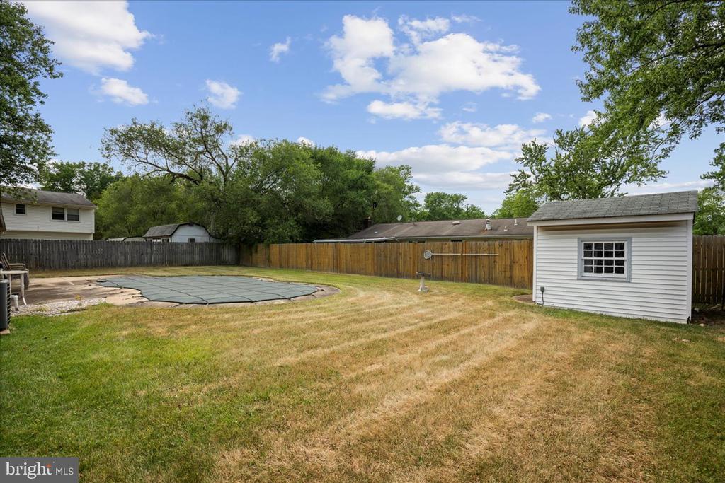 2701 PINEWOOD DRIVE