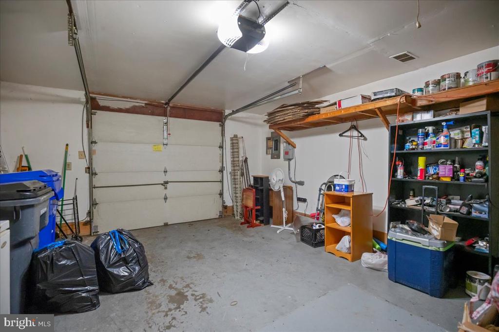 2701 PINEWOOD DRIVE