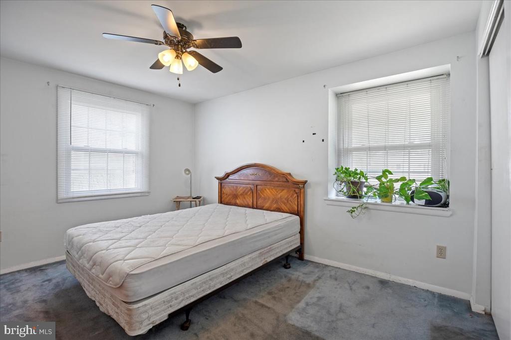 2701 PINEWOOD DRIVE