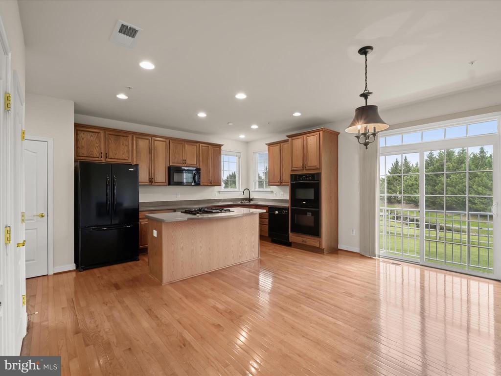 2074 DOWNSHIRE COURT