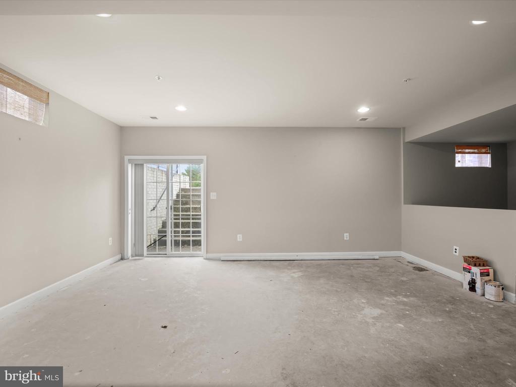 2074 DOWNSHIRE COURT