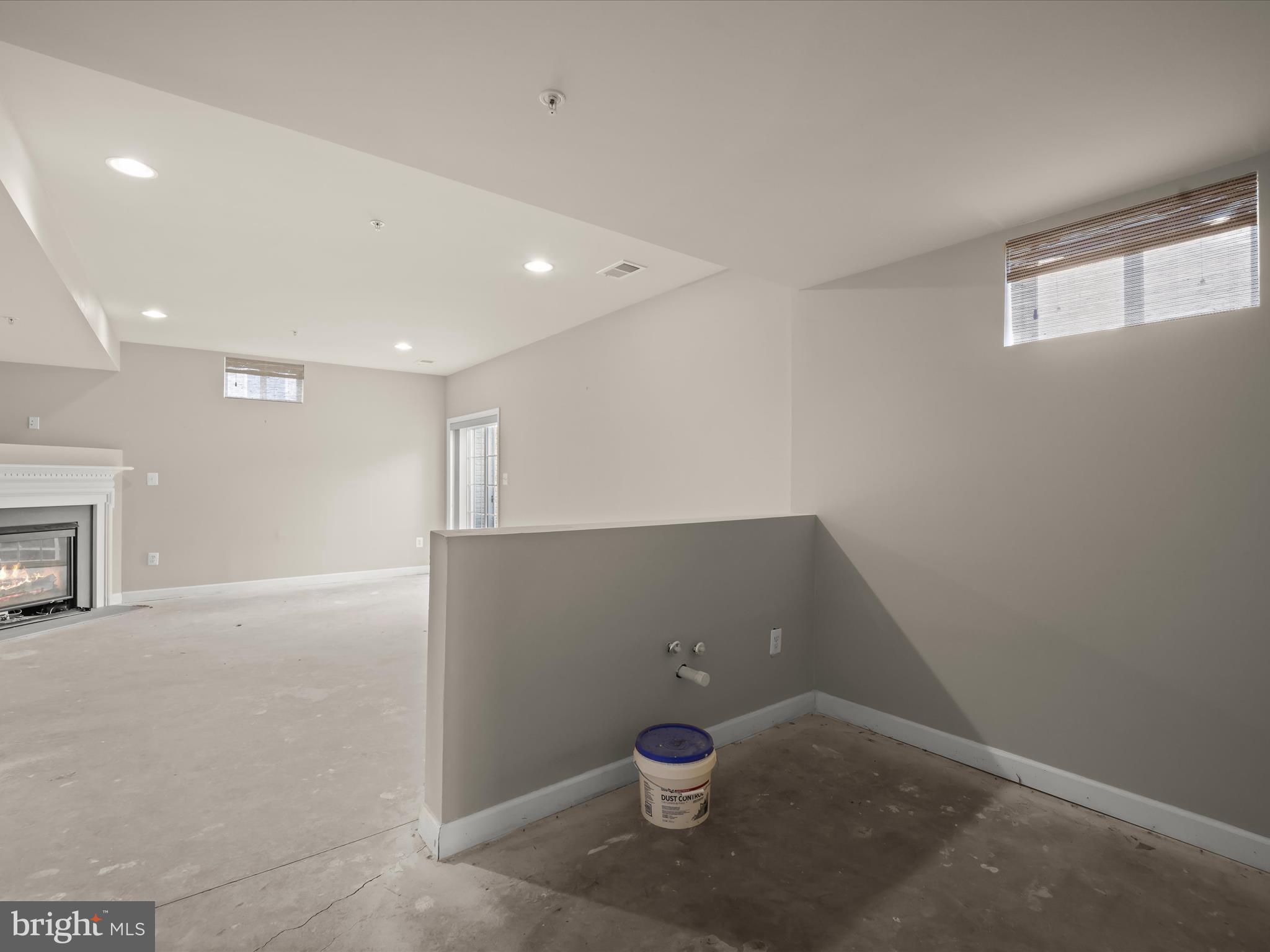 2074 DOWNSHIRE COURT