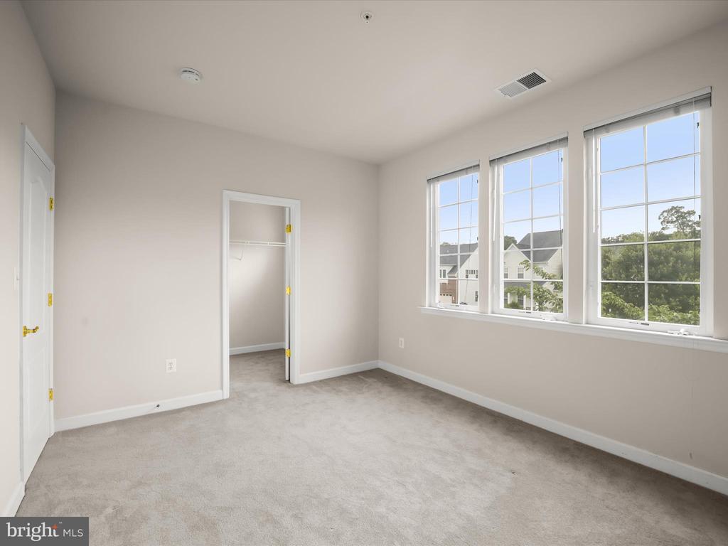 2074 DOWNSHIRE COURT