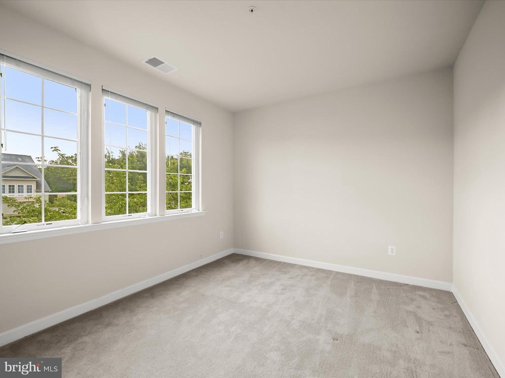 2074 DOWNSHIRE COURT