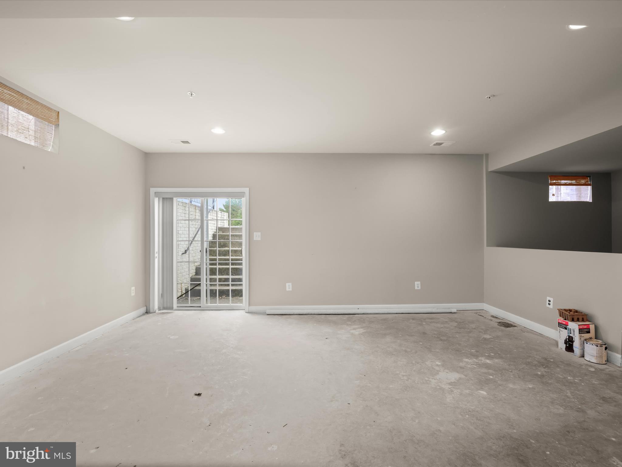 2074 DOWNSHIRE COURT