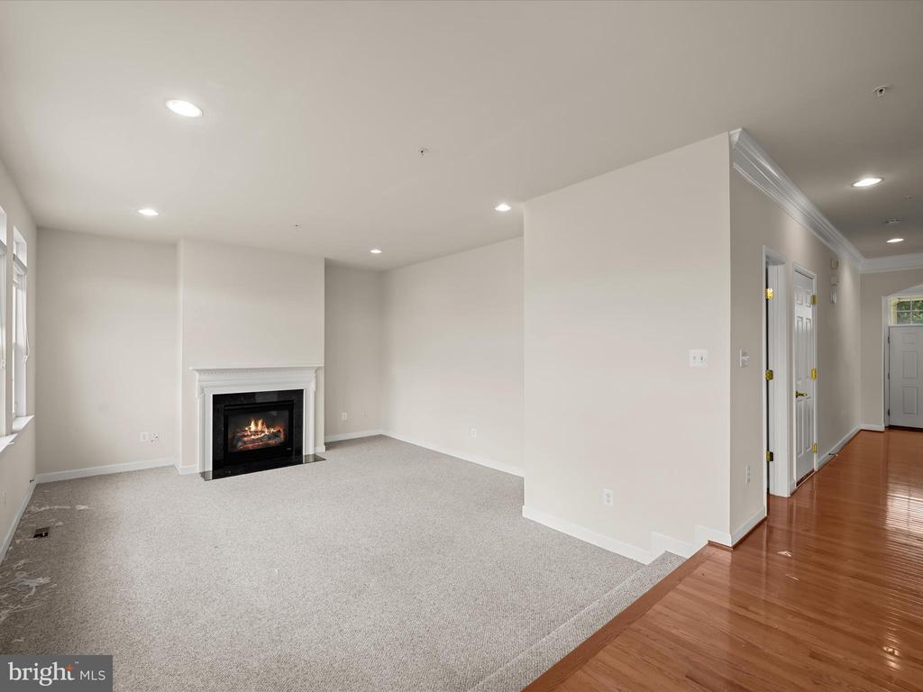 2074 DOWNSHIRE COURT