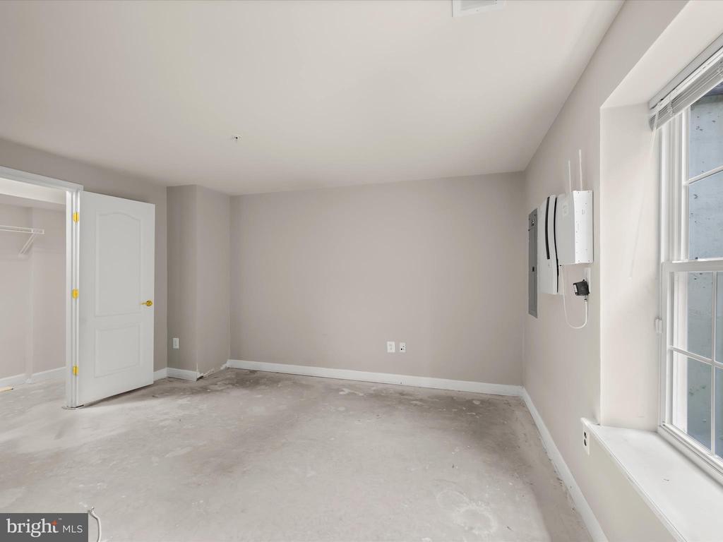 2074 DOWNSHIRE COURT
