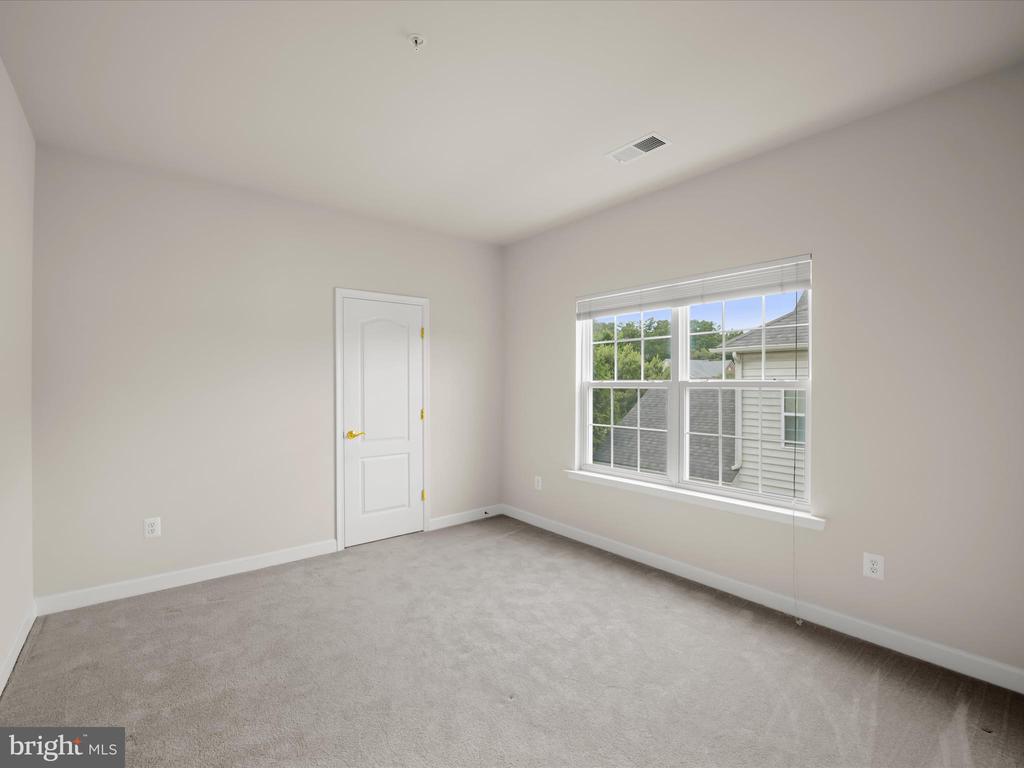 2074 DOWNSHIRE COURT