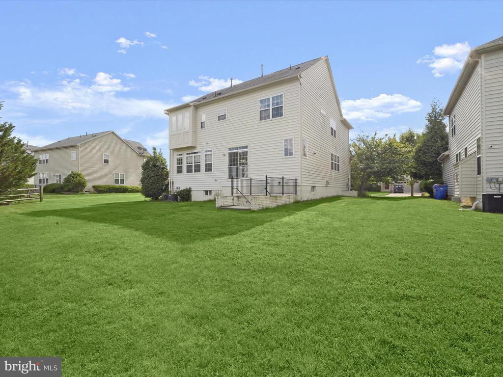 2074 DOWNSHIRE COURT
