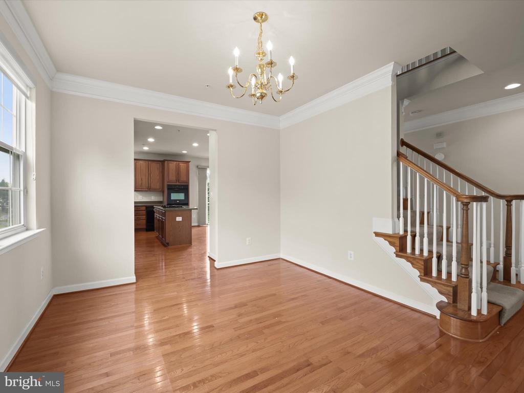 2074 DOWNSHIRE COURT