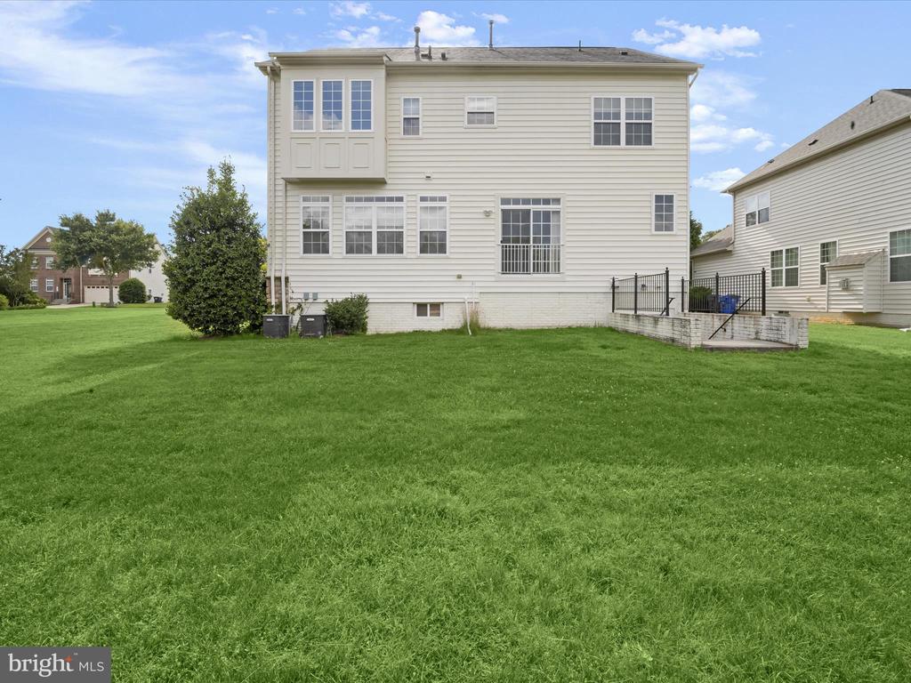 2074 DOWNSHIRE COURT