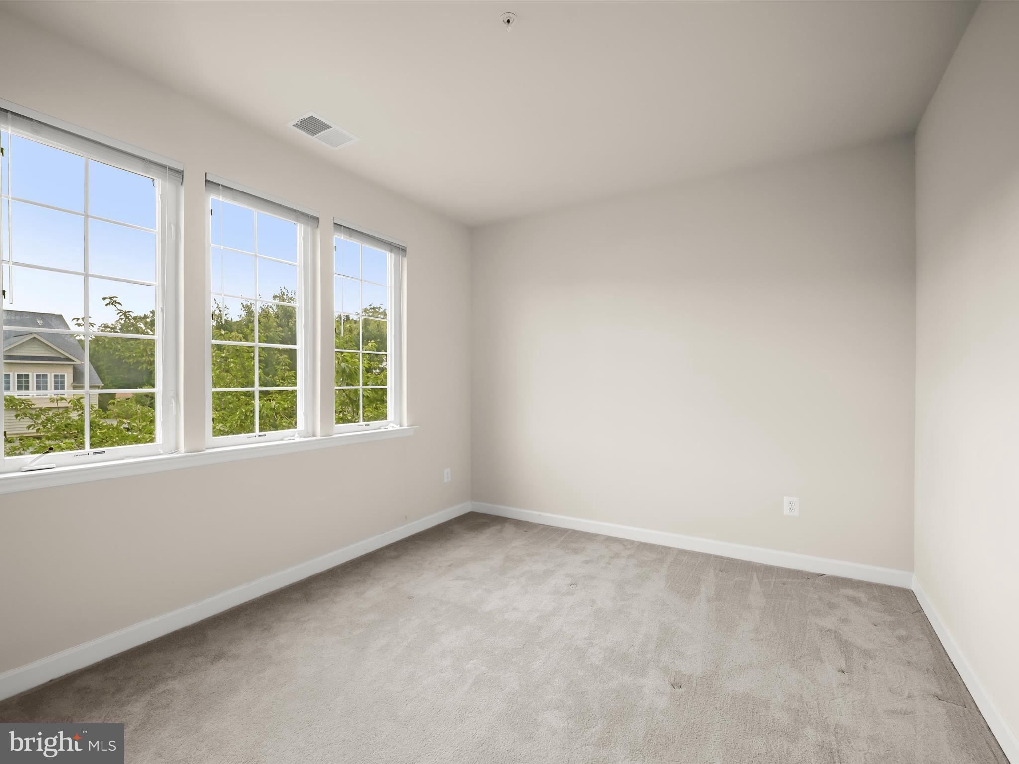 2074 DOWNSHIRE COURT