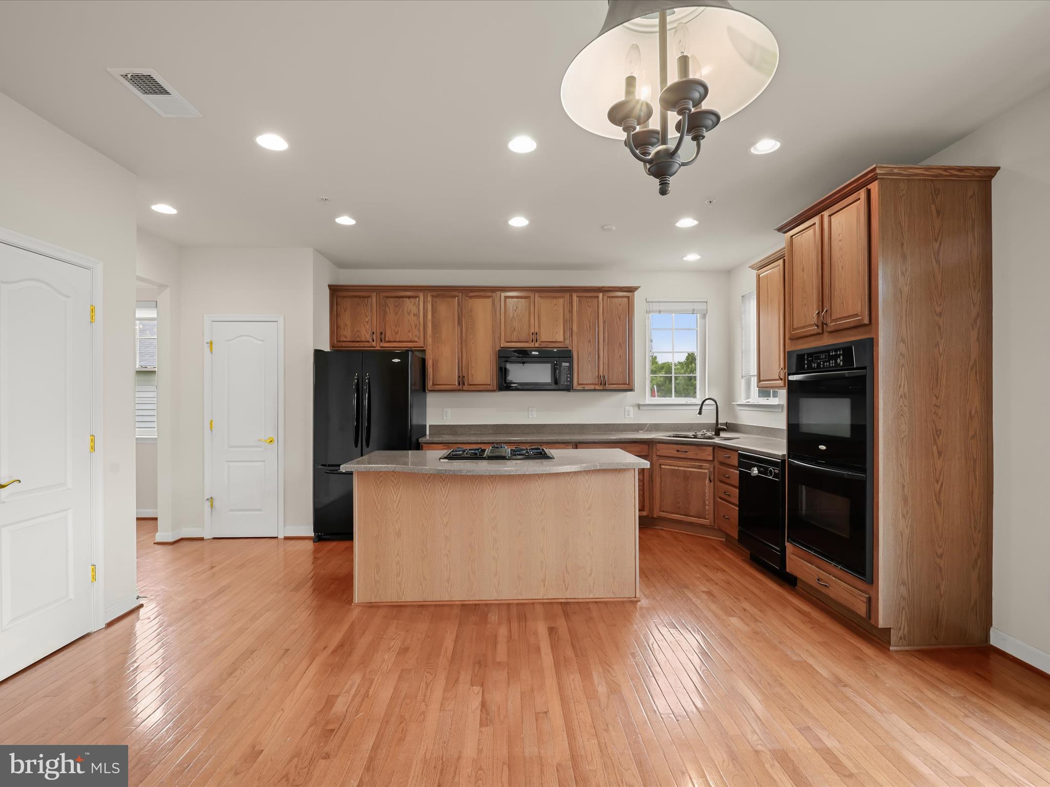 2074 DOWNSHIRE COURT