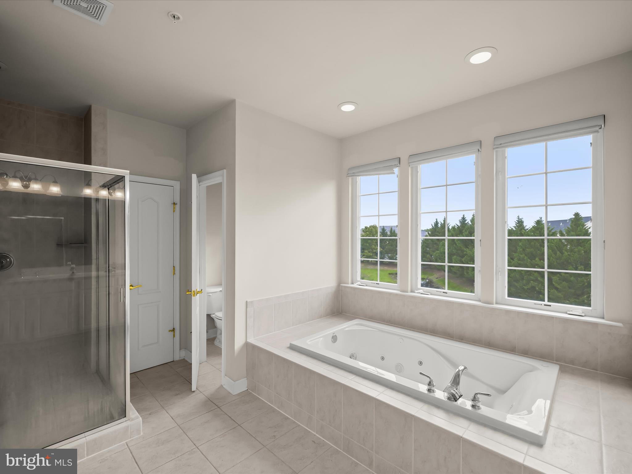 2074 DOWNSHIRE COURT